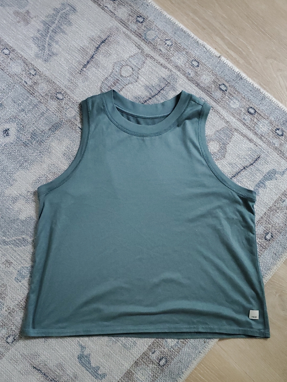 Vuori Energy Tank Top Shirt Green Performance Athleisure SzM - Picture 2 of 7